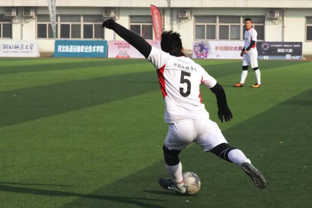 西甲-琼阿梅尼轰世界波 皇马1-0马略卡8分领跑